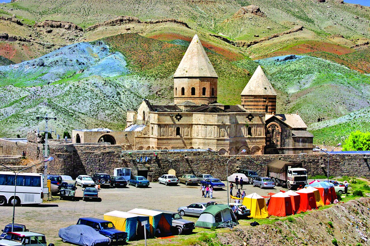 تصاویر | اینجا یکی از قدیمی‌ترین کلیساهای جهان است که در ایران قرار دارد