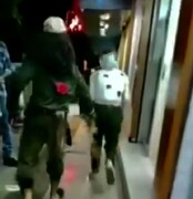 ببینید | دستگیری ۲ نفر با پوشش سگ در اسلامشهر | رفتارهای زننده در یک مرکز خرید!