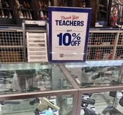 تخفیف ۱۰ درصدی برای خرید یک محصول عجیب ویژه معلمان آمریکا