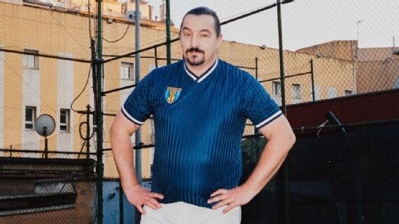 تصاویر | رونالدو، مسی، زلاتان و بکام جلوی دوربین رفتند | نقشآفرینی فوتبالیستهای تقلبی در یک موزیک ویدئو