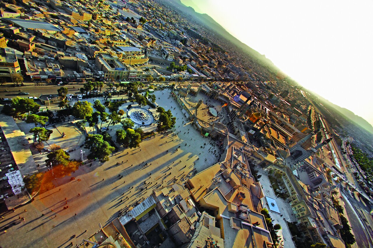 تصاویر | سفر به قم به نیت زیارت بارگاه حضرت معصومه(س) | خواهری شهید عشق برادر