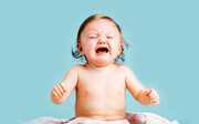 چرا نوزادان گریه می‌کنند؟