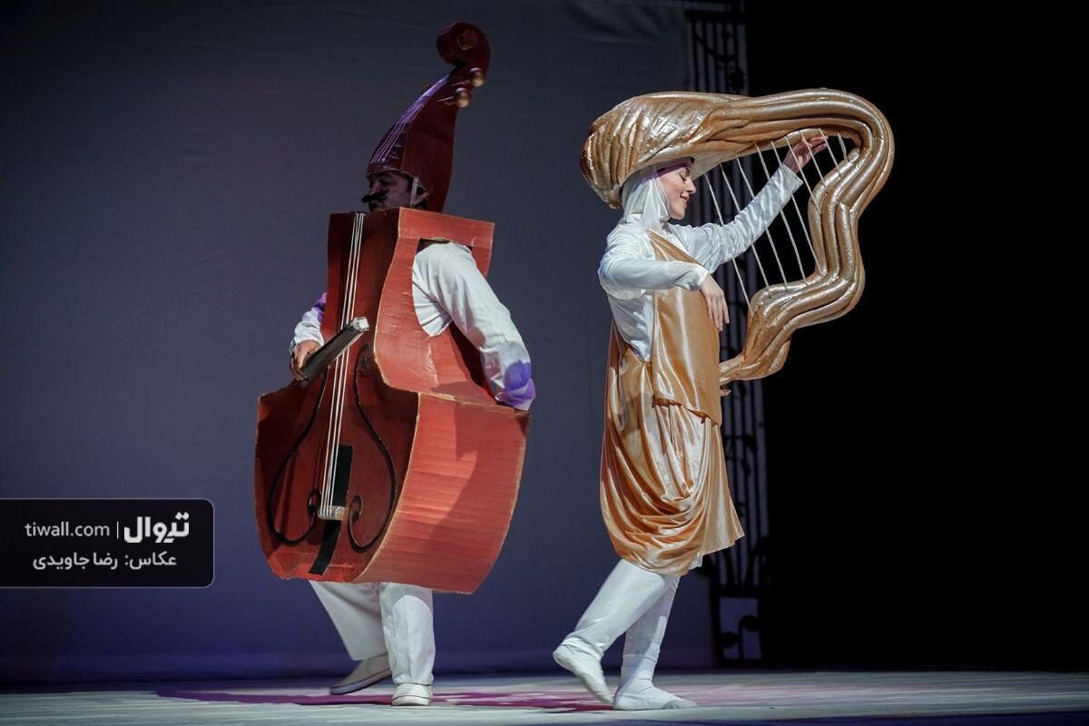 خوشدلان در ایرانشهر، کورها در عمارت ارغوان