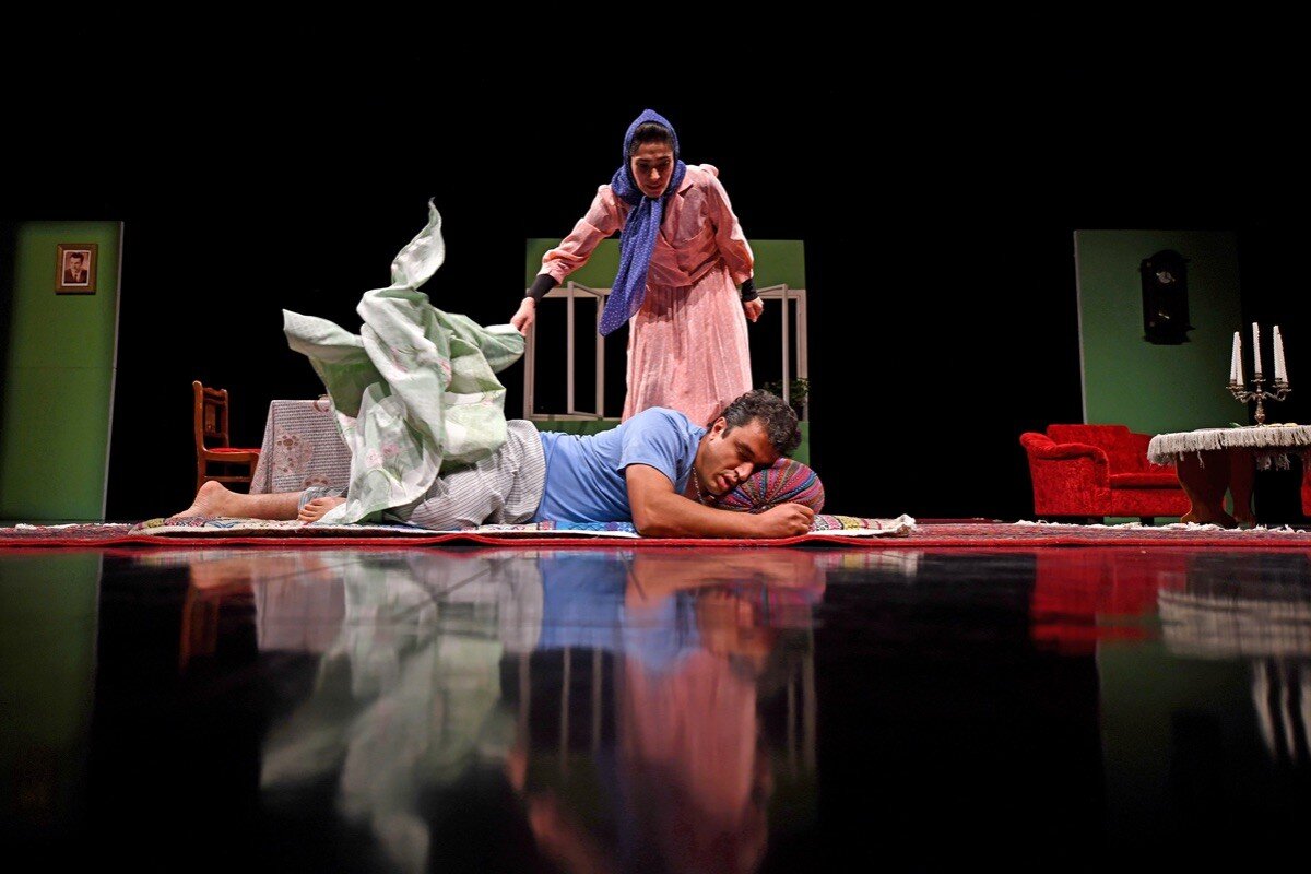 خوشدلان در ایرانشهر، کورها در عمارت ارغوان