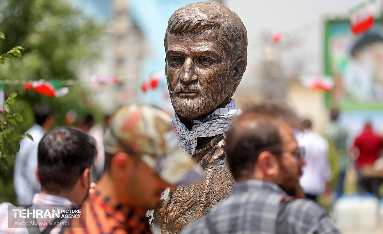 عکس | سردیس حاج احمد متوسلیان رونمایی شد