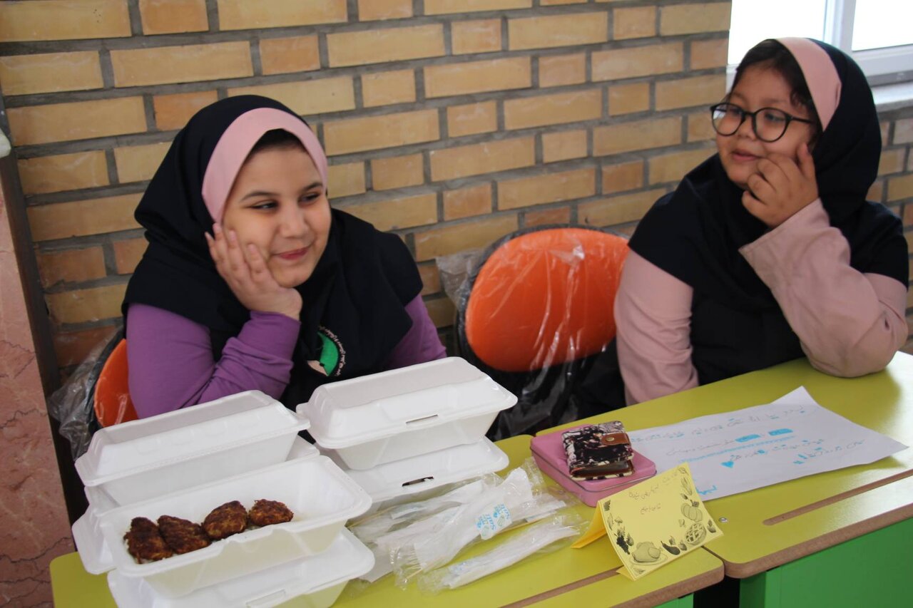 کمپین دهههشتادیها در حمایت از کودکانکار و بیماران سرطانی | این دستها بوی ایثار و ازخودگذشتگی میدهند