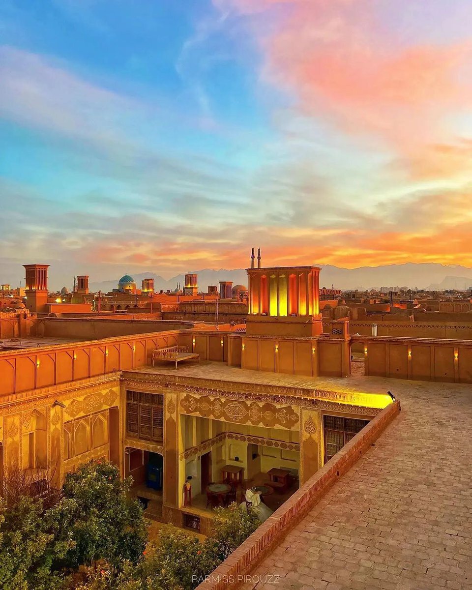 نمایی از غروب زیبای یزد