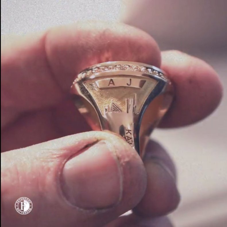 عکس | انگشتری از الماس و طلا با اسم جهانبخش | «حلقه قهرمانان» هدیه فوق لاکچری فاینورد به ستاره ایرانی