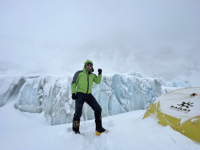 جنازههای زنده در مسیر صعود به اورست! | ماجراجویی ترسناک یک ایرانی در فتح بلندترین قله جهان!