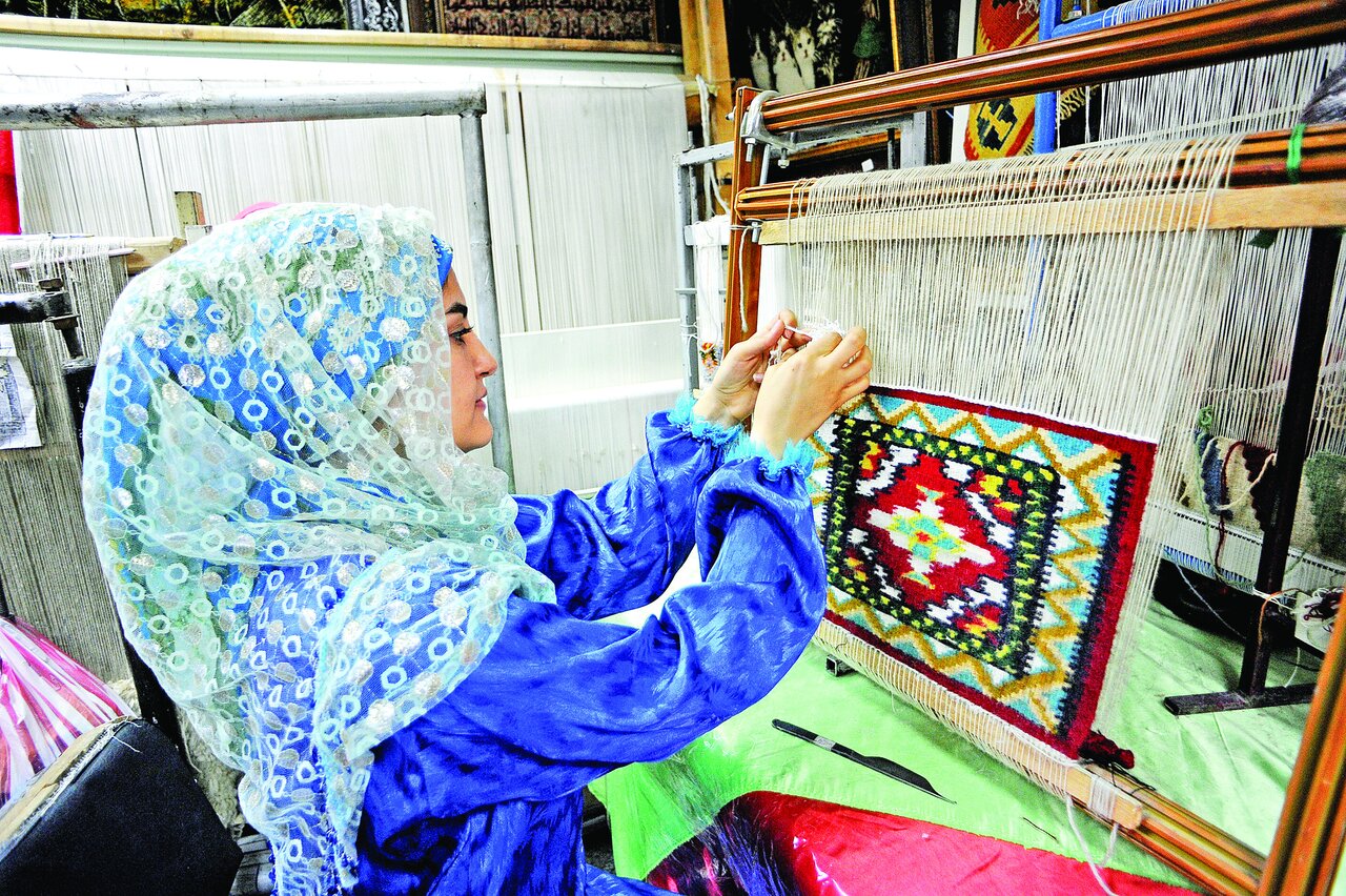 گرههای طرح و نقش بر تار و پود توانمندی | گزارشی از خانه کارآفرینی محله آگاهی