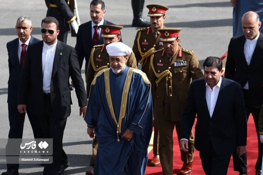ورود سلطان عمان به تهران
