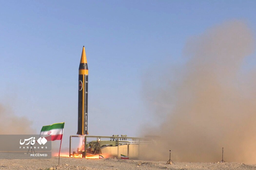 تصاویر | هشدار ایران به دشمنان با «خرمشهر ۴» | جدیدترین موشک بالستیک ایران چه ویژگیهایی دارد؟