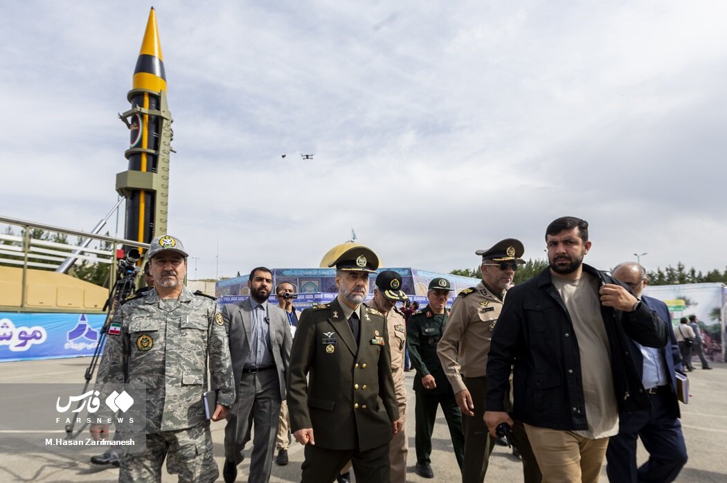 تصاویر | هشدار ایران به دشمنان با «خرمشهر ۴» | جدیدترین موشک بالستیک ایران چه ویژگی‌هایی دارد؟