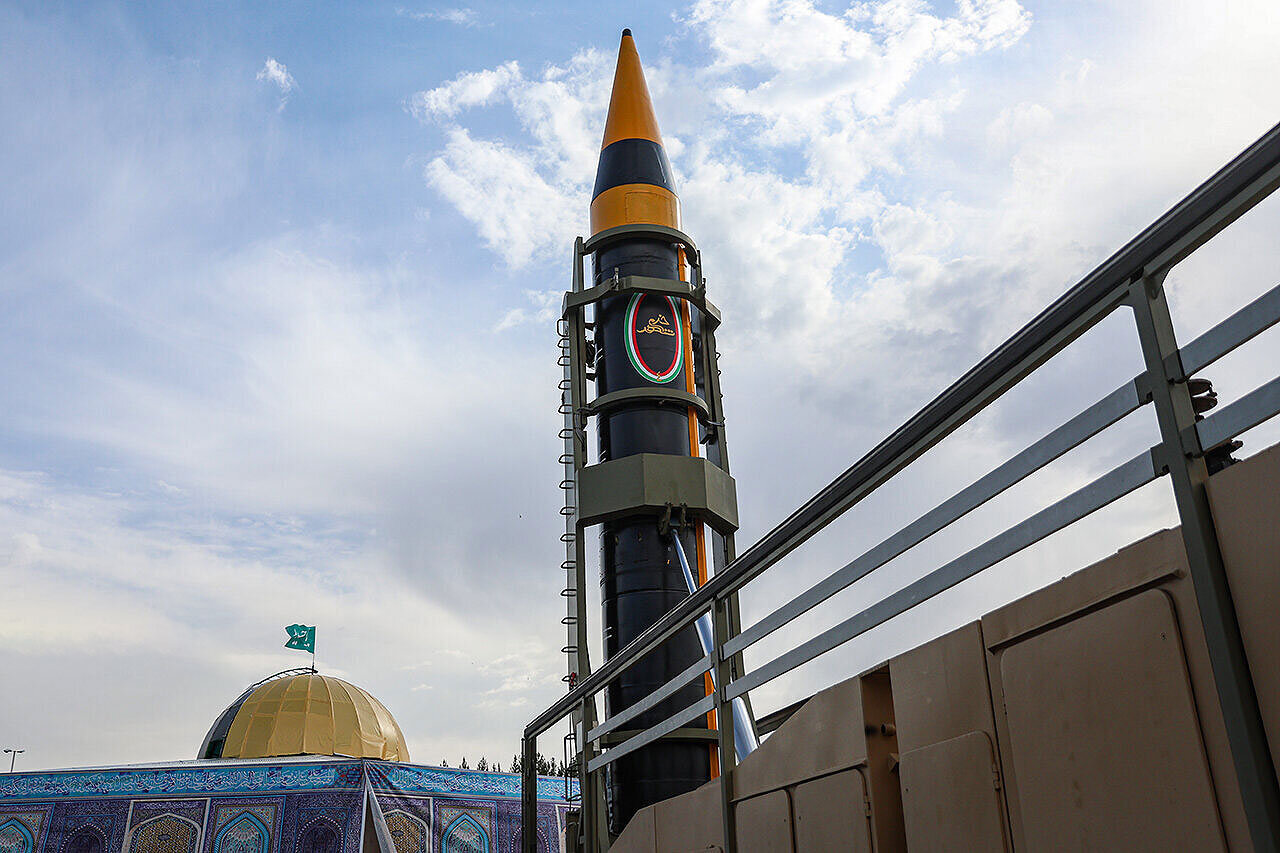 ایران با این ۲ موشک‌ به هر تهدیدی پاسخ می‌دهد | هیچ راداری نمی‌تواند آنها را ردیابی کند