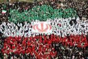 ببینید | ۸۰۰۰ نفر مشهدی سرود «قلب ایران» را هم‌خوانی کردند | بنده عشق تو می‌شم، صحن آزادی که می‌رم ...