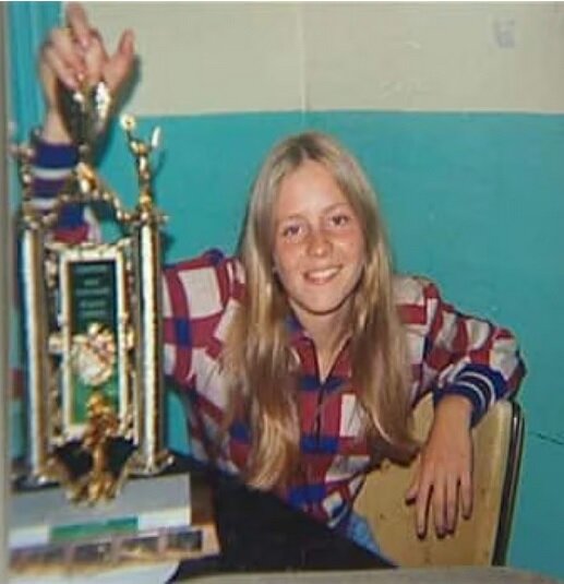 شناسایی قاتل دختر ۱۶ ساله بعد از ۴۸ سال | تجاوز و قتل وحشیانه در جنگل | تصاویر قاتل و مقتول