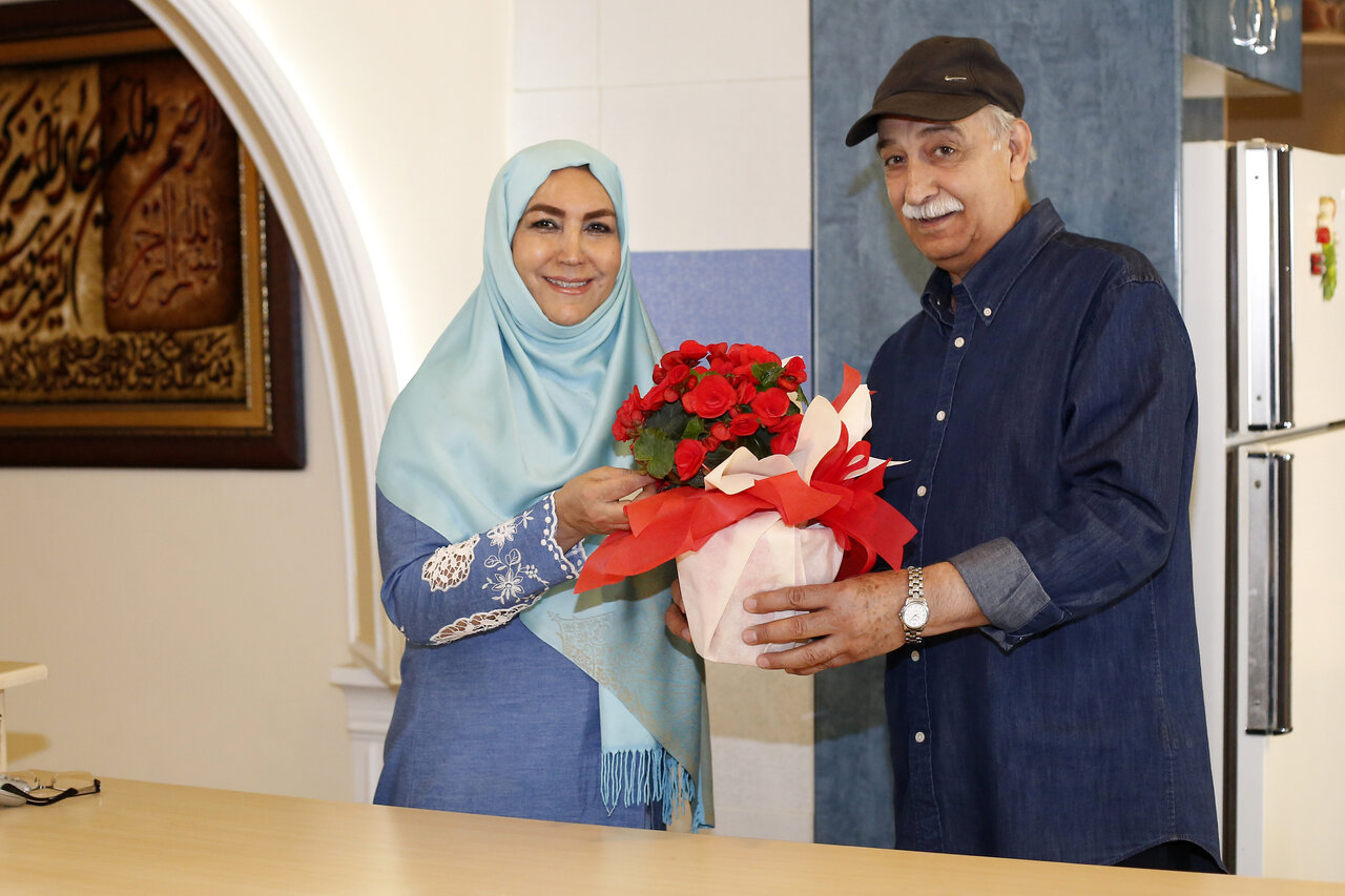 بازیگران تلویزیون دستمزد نجومی میگیرند؟| درونش خودمان را کشته و سوزانده و بیرونش مردم را| بازیگران بزرگ شکست خوردهاند؟