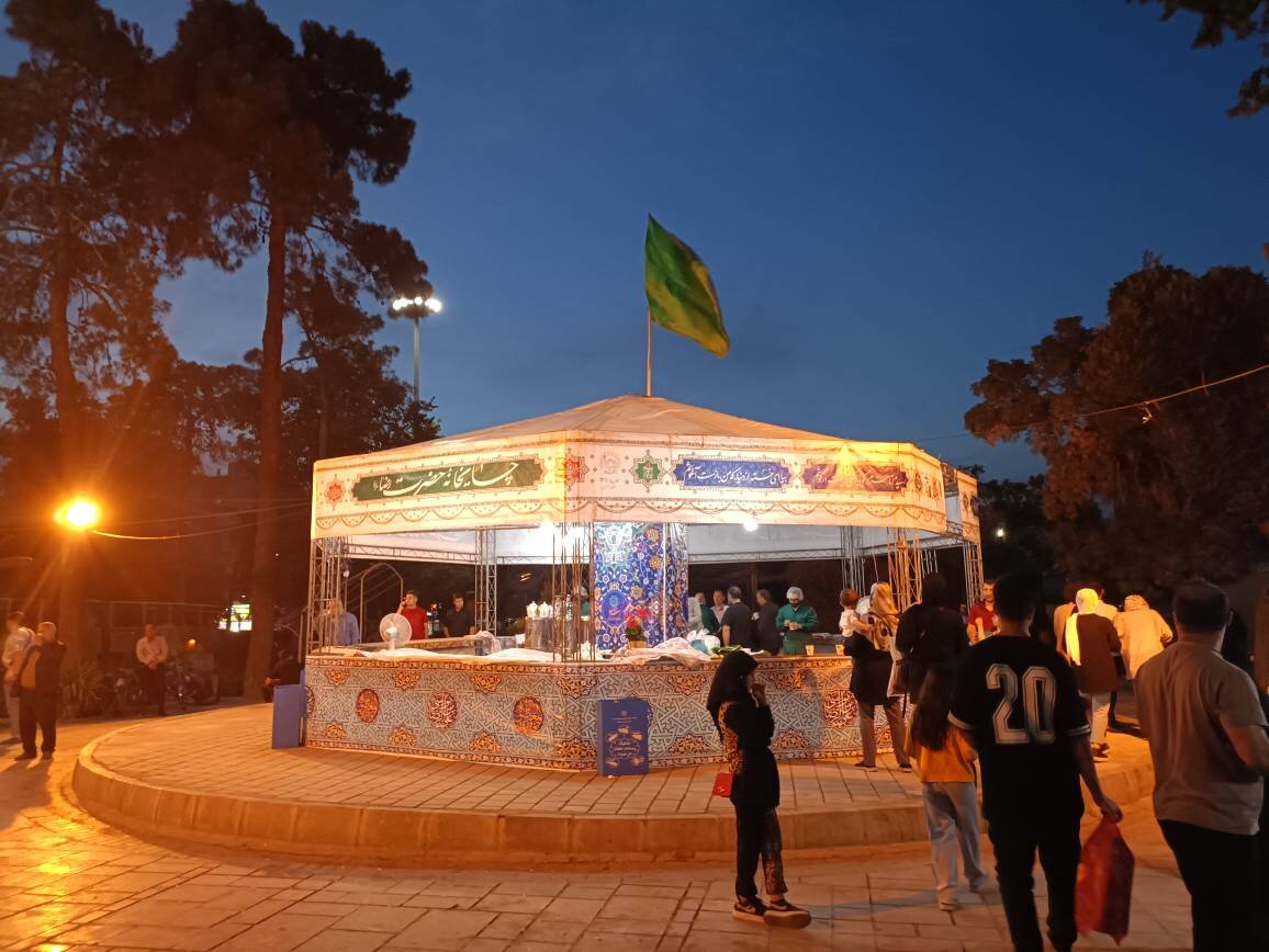 گزارشتصویری از چایخانه حضرت رضا علیهالسلام در منطقه۱۶