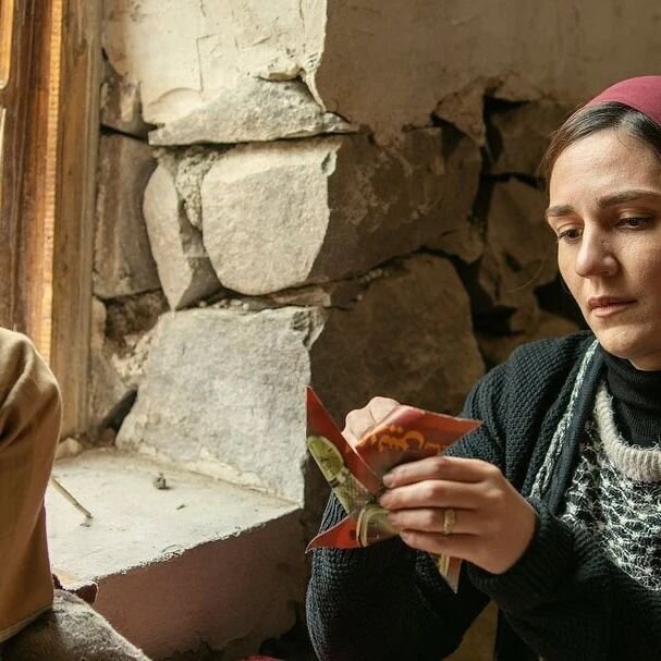 لحظهای که آزاده صمدی به عشق تنابنده اعتراف میکند | جدیدترین تصاویر یک سریال عاشقانه