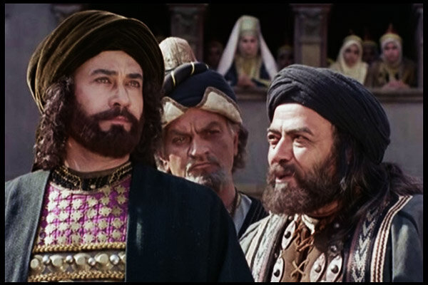 دستگاهی که با آن چهره بازیگر نقش امام رضا (ع) را نورانی کردند | فخیمزاده: ۸ ماه حبس خانگی بودم