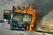 تصاویر وحشتناک لحظه آتش گرفتن یک کامیون در جاده شیراز