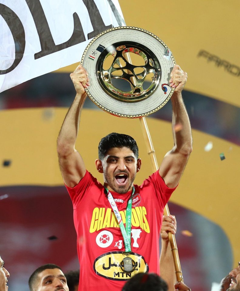 تصاویر | حرکت جنجالی و دیده نشده مهدی ترابی بعد از گل دربی | تصویر ماندگار الکلاسیکو تکرار شد