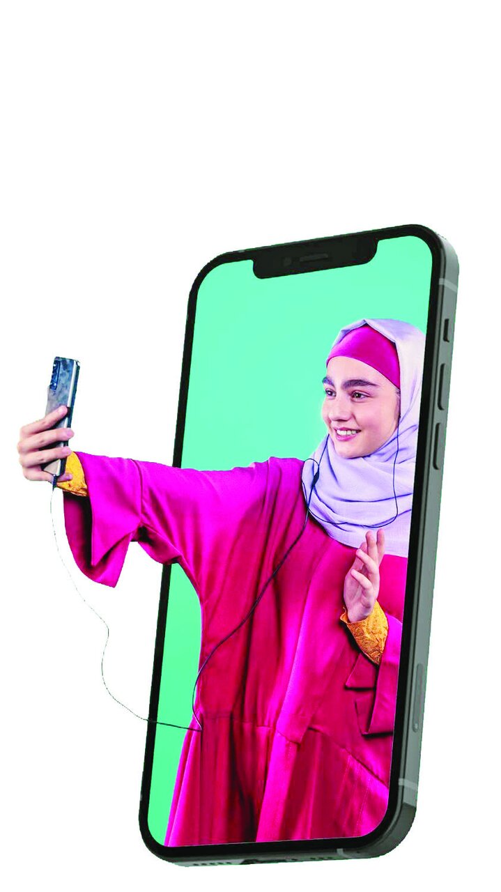 گشت زنی در ویترین دخترانه