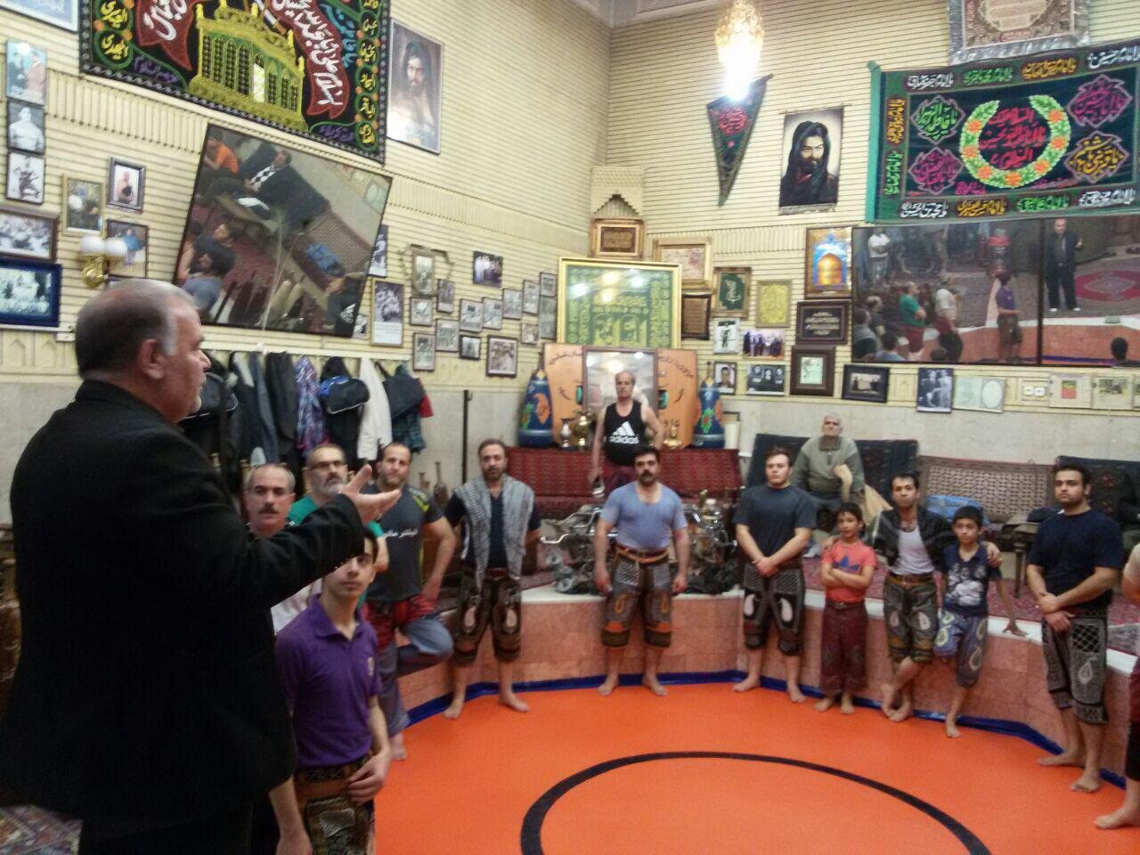 گلریزان پهلوان «سرپرست» به داد خیلیها رسید | آموزش رایگان به نونهالان و نوجوانان در زورخانه