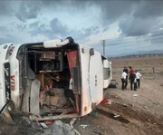 واژگونی اتوبوس قوچان - تهران در سمنان | ۲۹ نفر مصدوم شدند