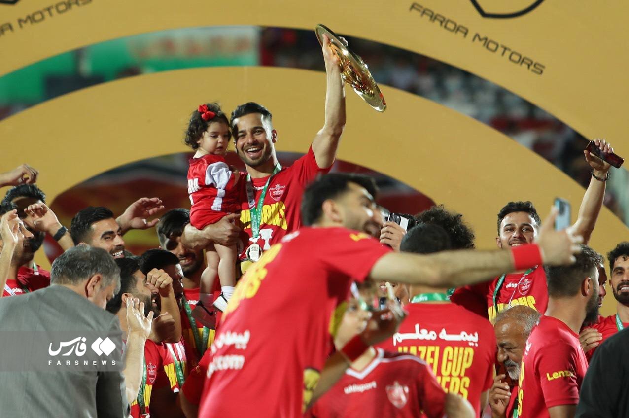 ۵ تصویر خاص از احساسیترین شادی ۳ ستاره پرسپولیس پس از شکست استقلال