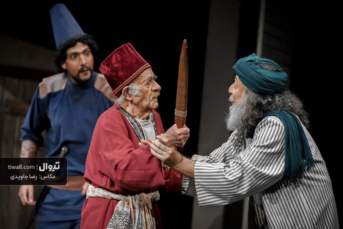 سعید پورصمیمی روی صحنه| آخرین هفتههای بهاری تئاتر تهران