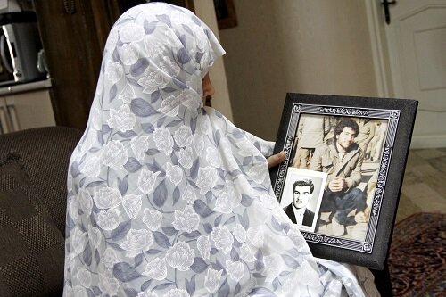 مادر شهید متحیر