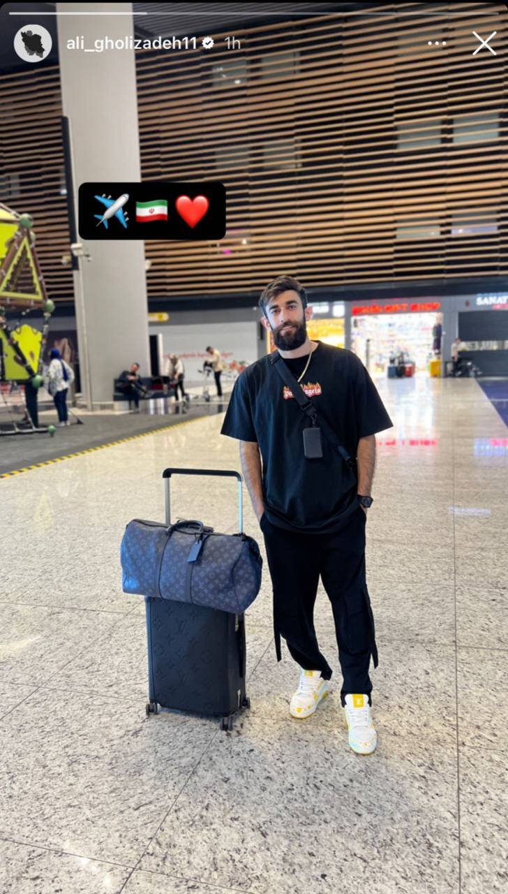 عکس | بازیکن سرشناس تیم ملی با قلب قرمز در ایران!