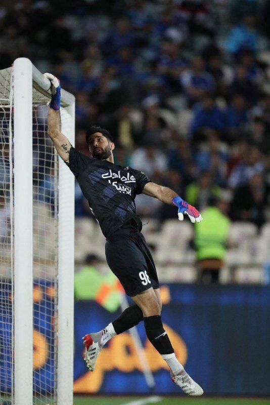 بازیکن استقلال دست افشاگری زد؛قسم میخورم همه حرفهایم راست است! | قرارداد من ۴۰ میلیارد نیست!