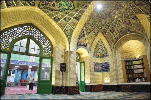 ماجرای راه‌اندازی نخستین صندوق قرض‌الحسنه ایران | مسجد لرزاده شهری کوچک پر از خیروبرکت بود 