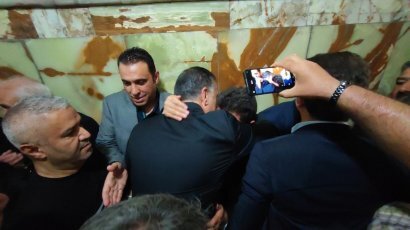 تصاویر | اشکهای امیر قلعه نویی در آغوش علی دایی | اسطوره اینگونه قلعهنویی را در آغوش گرفت!