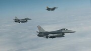 ببینید | لحظه سوختگیری جنگنده F15 در آسمان قطب شمال