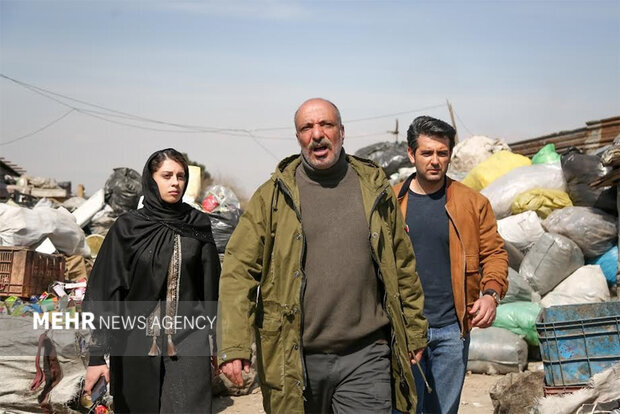 تصاویر | گریم عجیب و غریب خانم بازیگر ایرانی | ایده خرید و فروش نوزاد چطور به سینما رسید؟