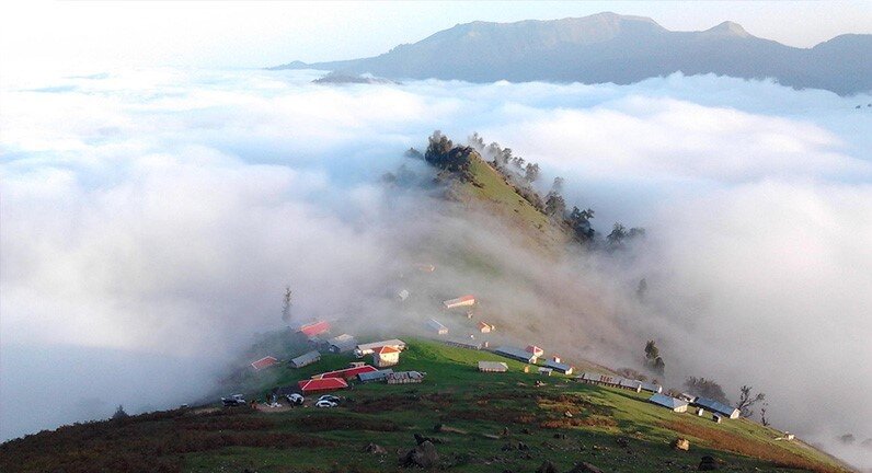 ۱۷ مکان در ایران که اقیانوس ابر میخکوبتان میکند | بازدید از درههایی رویایی با پیالههای شیر!