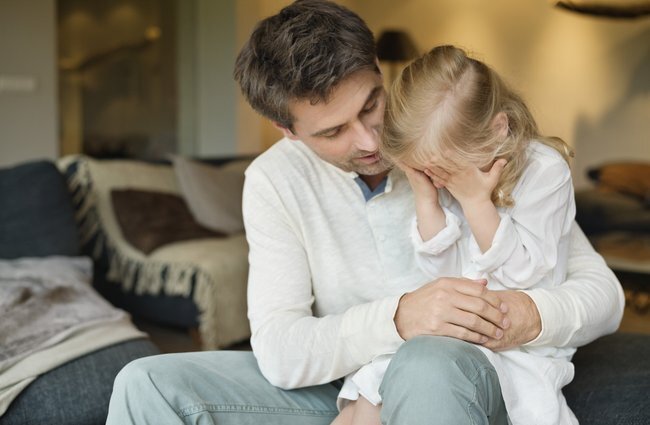 چرا فرزندم به من وابسته است؟ |وابستگیهای دوران کودکی میتواند در بزرگسالی ما را به دیگران وابسته کند | مشکلات دوران کودکی اشخاص وابسته چیست؟