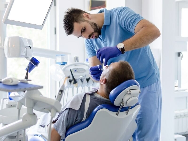متخصص ارتودنسی چه فرقی با دندانپزشک دارد؟