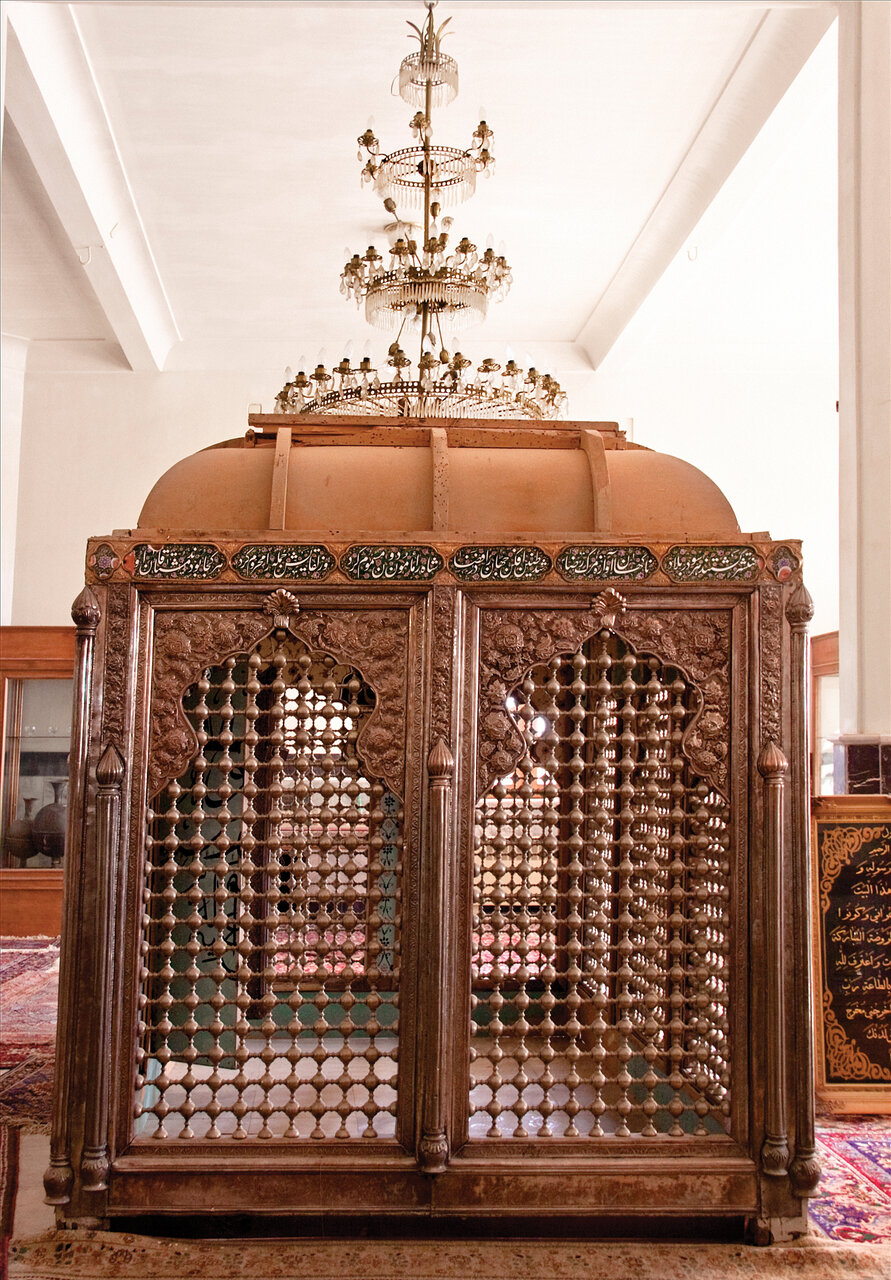 بادرود ؛ سرزمین خون، انار و بادگیر!