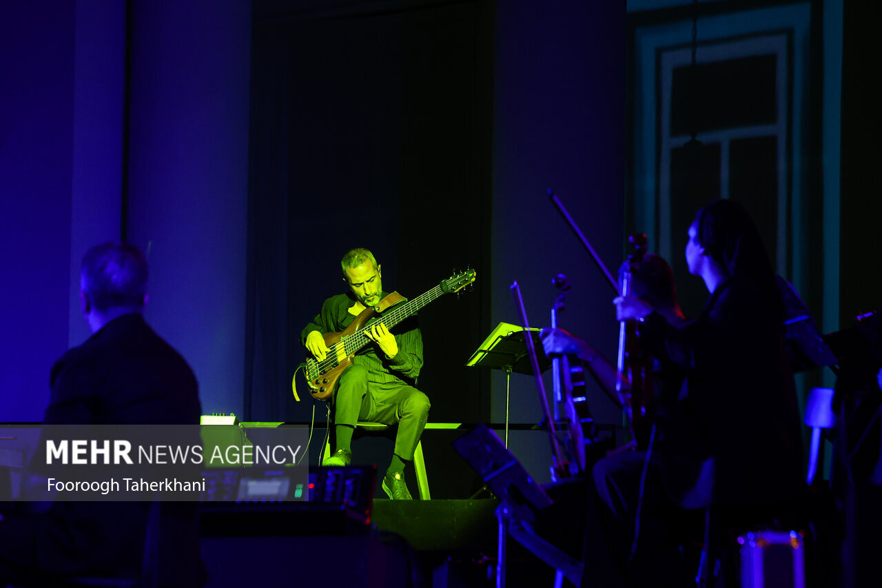 کنسرتی که همه را حیرتزده کرد | چهرهاش خسته بود اما ادامه میداد | مسئولیتم را سنگین کردید