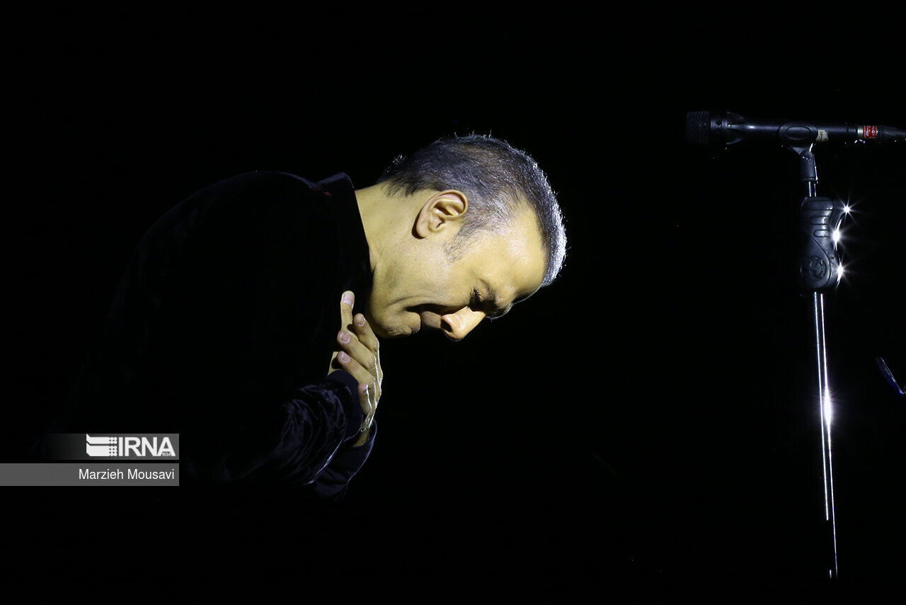تصاویر |‌ لحظه‌های جالب از کنسرت علیرضا قربانی و هوادارانش