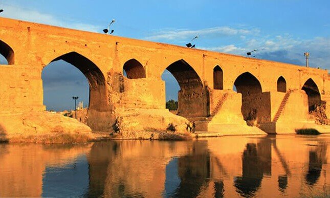 تصاویر پلهایی که با تخم مرغ ساخته شدند | این پل را پدر آقامحمدخان قاجار ساخت | این بناهای تخم مرغی را سیل هم نبرد! | ساخت یک بنای تاریخی با شیرشتر