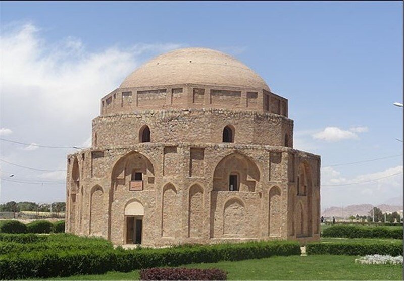 تصاویر پلهایی که با تخم مرغ ساخته شدند | این پل را پدر آقامحمدخان قاجار ساخت | این بناهای تخم مرغی را سیل هم نبرد! | ساخت یک بنای تاریخی با شیرشتر