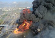 تصاویر لحظه انفجار کامیون در تگزاس پس از برخورد با خط برق