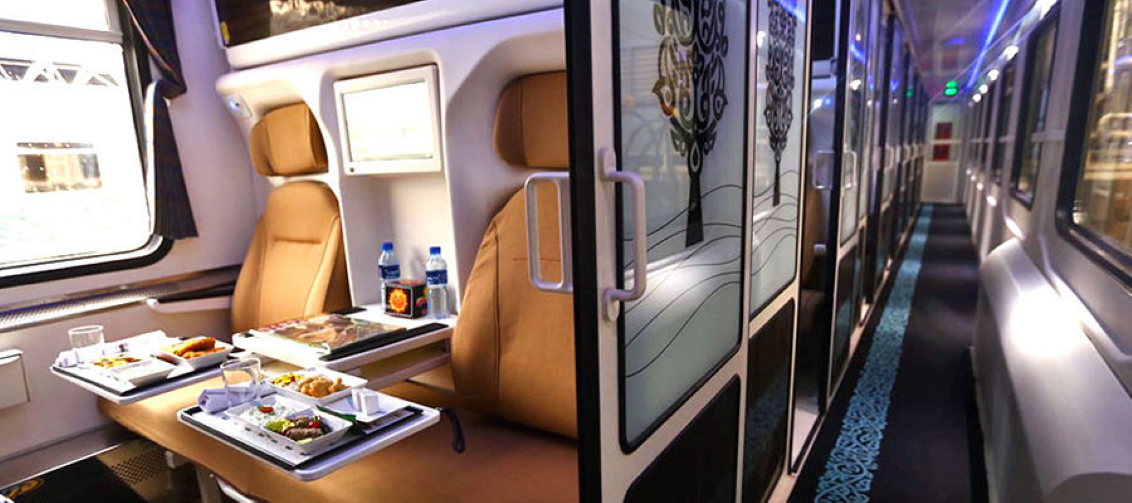 تفاوت های سفر زمینی و هوایی از تهران به مشهد