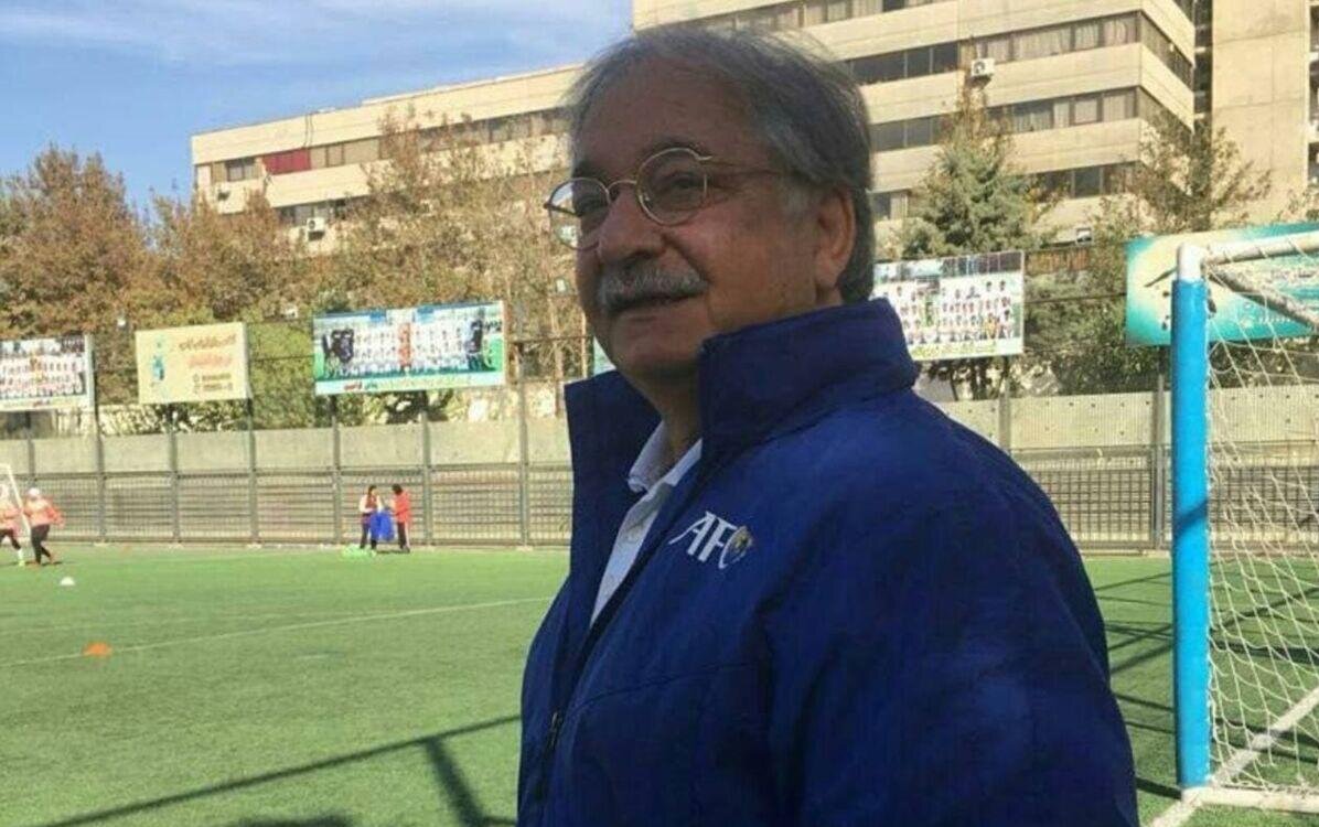 فرگوسن و کلوپ هم جای قلعهنویی را بگیرند مشکل حل نمیشود | در حمله و دفاع چیزی از فوتبال مدرن نمیبینیم | با این وضعیت حتی ممکن است صعود نکنیم!