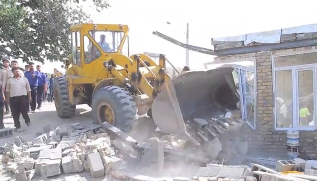 ساخت‌وسازهای ناایمن و غیرمجاز محله اسلام‌آباد برچیده شد